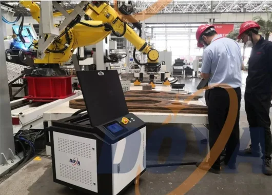 Doya Handheld Pulse Fiber Laser Cleaning Machine For Mould Rust Removal